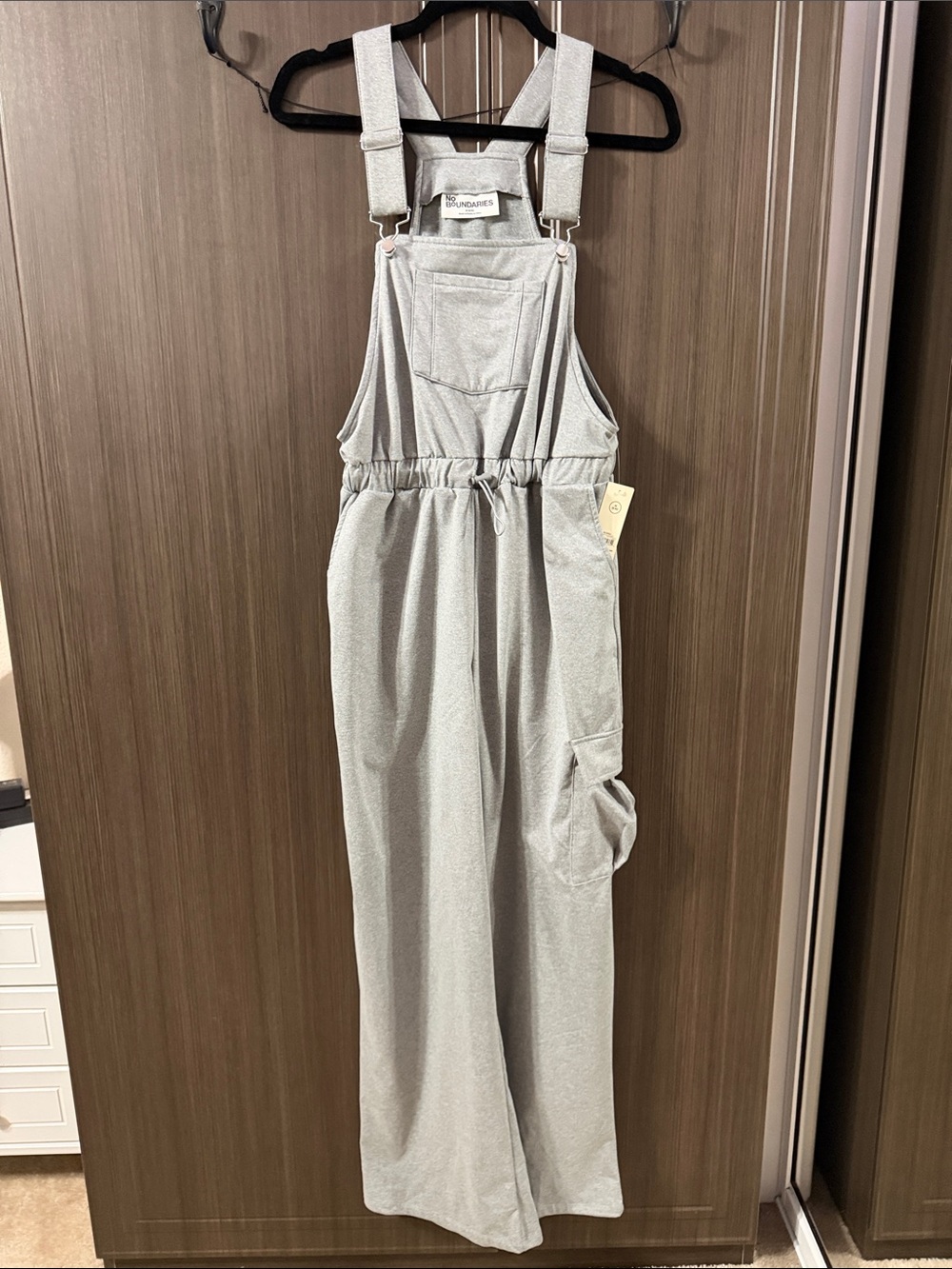 No Boundaries Light Gray Relaxed Wide-Leg‎ Overalls Jumpsuit